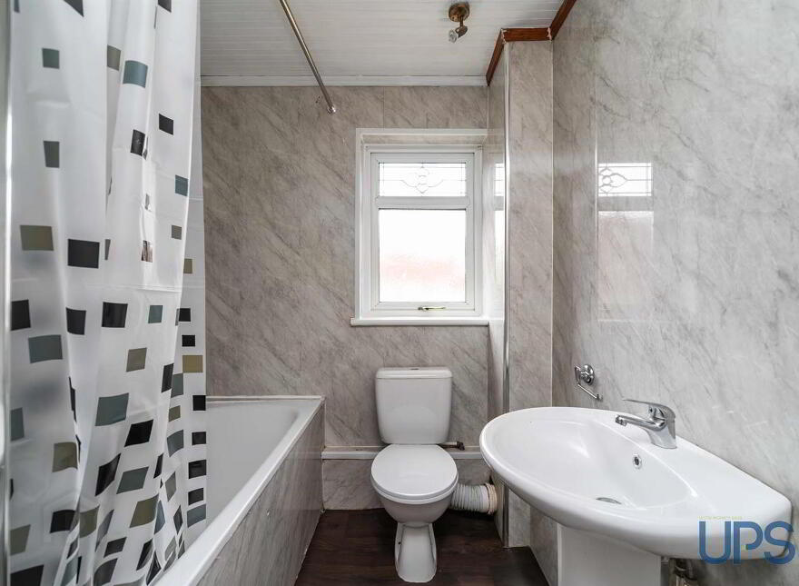 18 Woodside View, Poleglass, Belfast, BT17 0ST