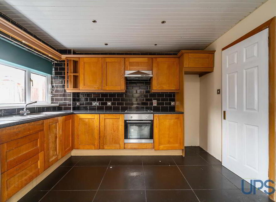 18 Woodside View, Poleglass, Belfast, BT17 0ST