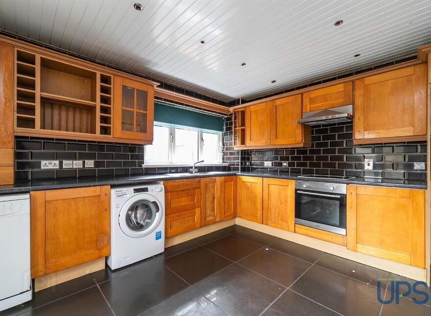 18 Woodside View, Poleglass, Belfast, BT17 0ST