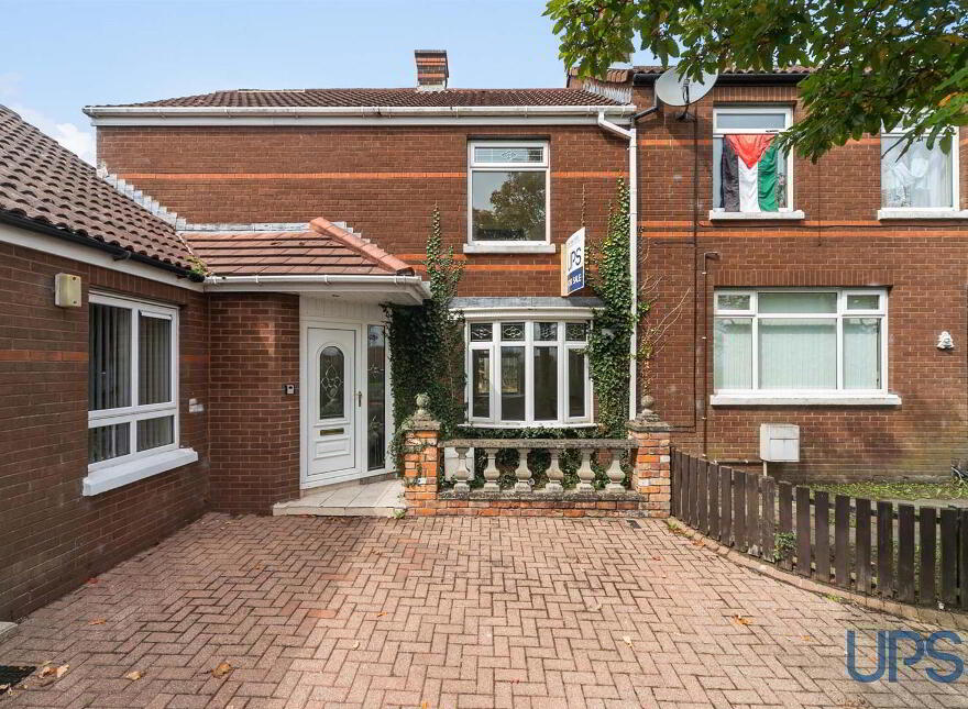 18 Woodside View, Poleglass, Belfast, BT17 0ST