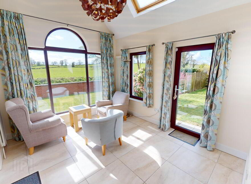 2 Monument Park, Hillsborough, BT26 6EX
