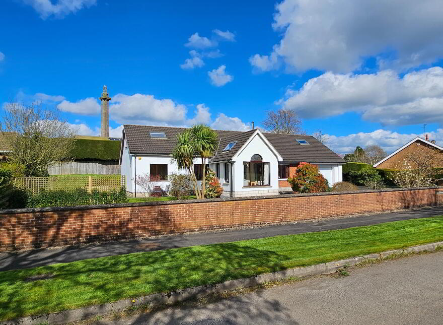 2 Monument Park, Hillsborough, BT26 6EX