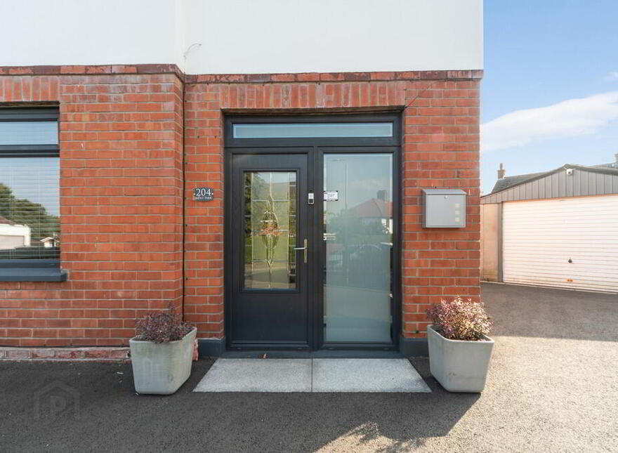 204 Sicily Park, Upper Lisburn Road, Belfast, BT10 0AQ