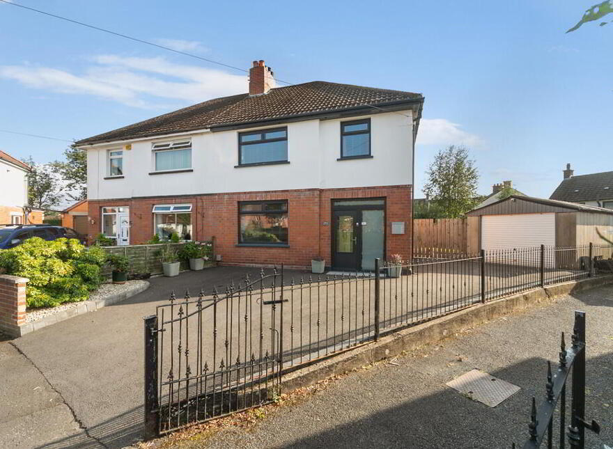 204 Sicily Park, Upper Lisburn Road, Belfast, BT10 0AQ
