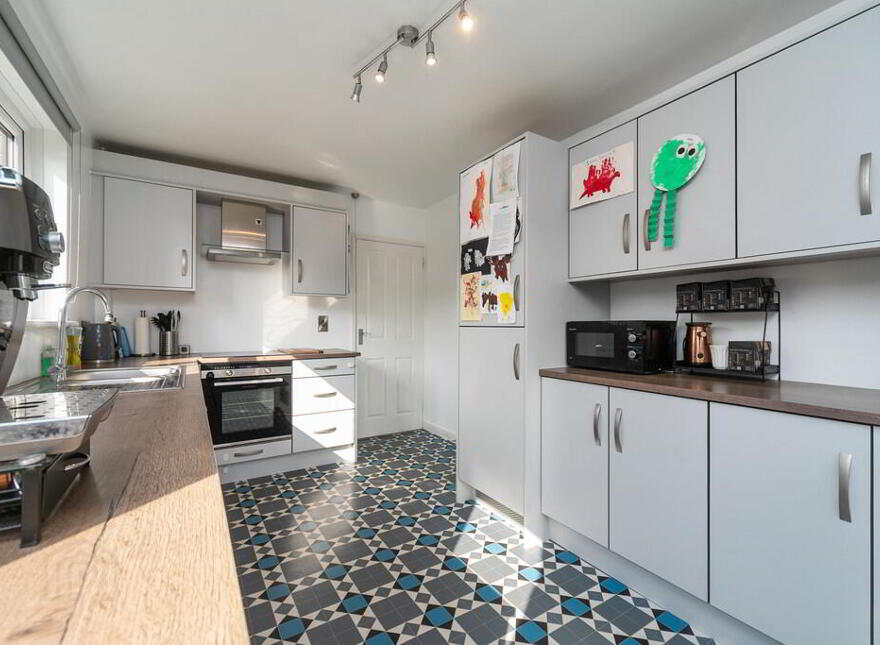 204 Sicily Park, Upper Lisburn Road, Belfast, BT10 0AQ