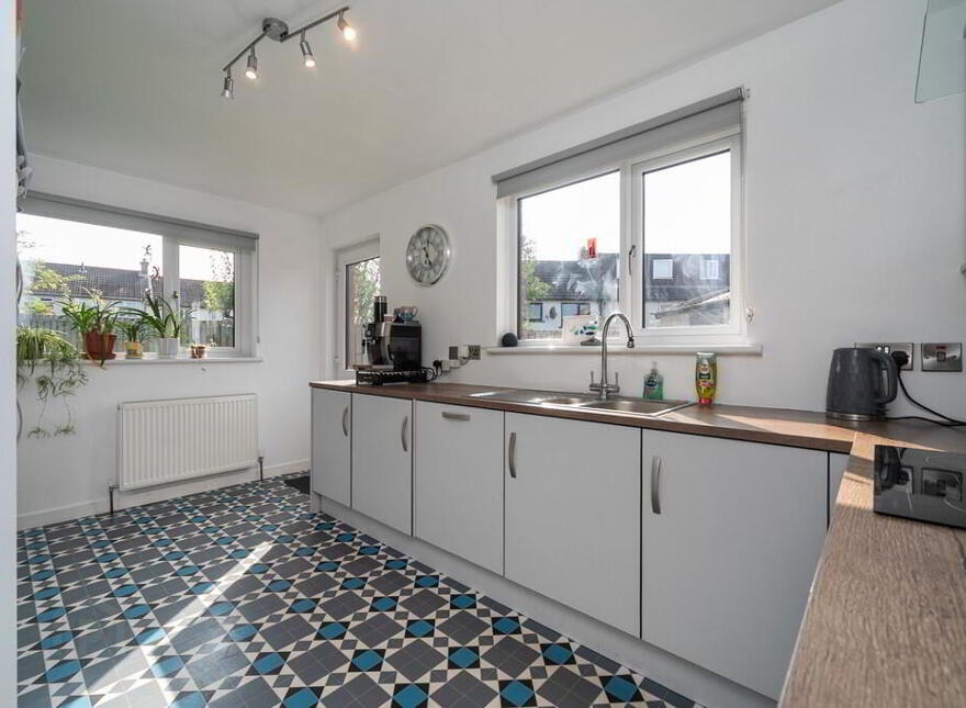 204 Sicily Park, Upper Lisburn Road, Belfast, BT10 0AQ