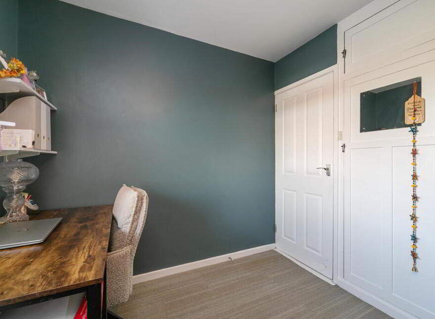 204 Sicily Park, Upper Lisburn Road, Belfast, BT10 0AQ