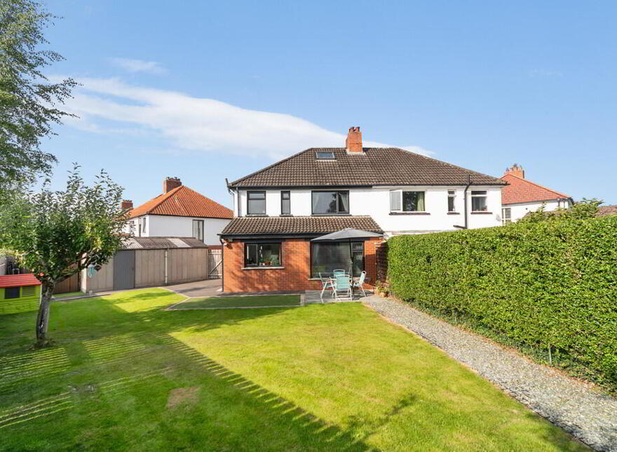 204 Sicily Park, Upper Lisburn Road, Belfast, BT10 0AQ