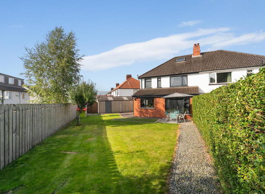 204 Sicily Park, Upper Lisburn Road, Belfast, BT10 0AQ