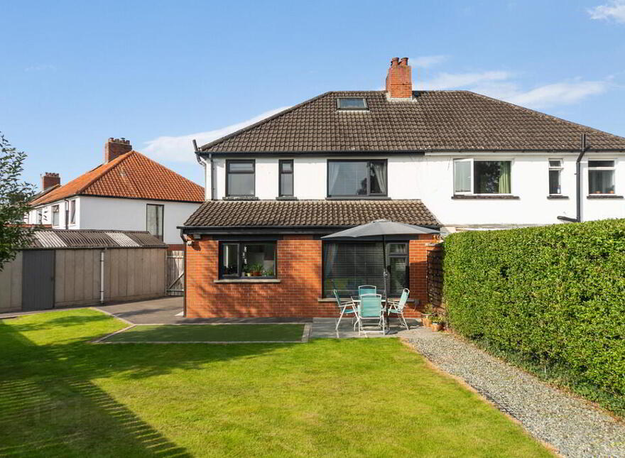 204 Sicily Park, Upper Lisburn Road, Belfast, BT10 0AQ