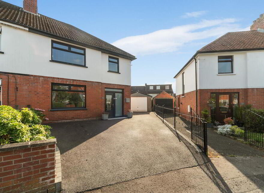 204 Sicily Park, Upper Lisburn Road, Belfast, BT10 0AQ
