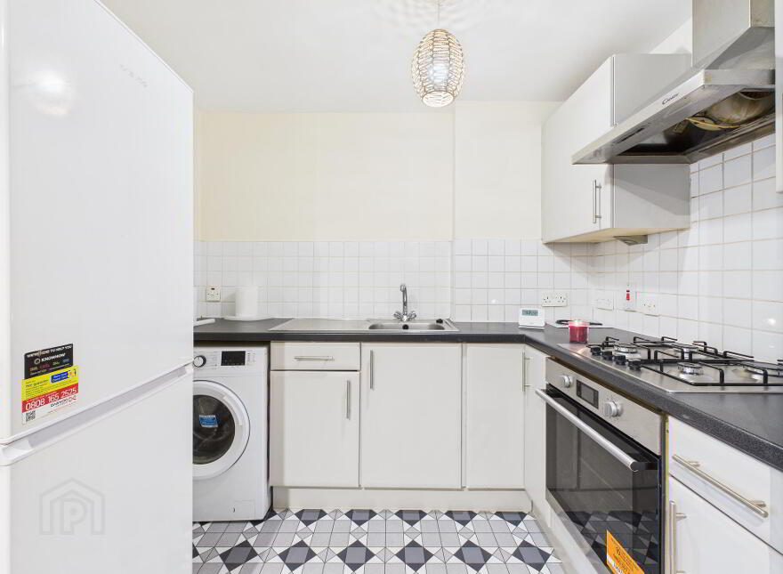 Apt 6, Chichester Building, Old Bakers Court , Ravenhill Road, Belfast, BT6 8QX