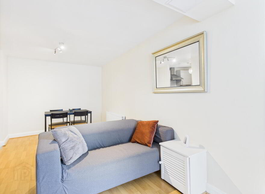 Apt 6, Chichester Building, Old Bakers Court , Ravenhill Road, Belfast, BT6 8QX