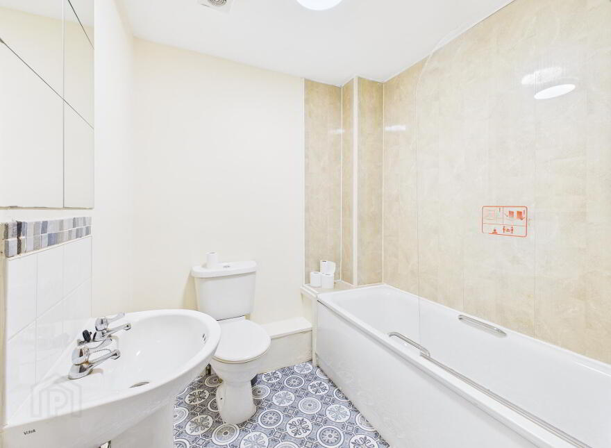 Apt 6, Chichester Building, Old Bakers Court , Ravenhill Road, Belfast, BT6 8QX