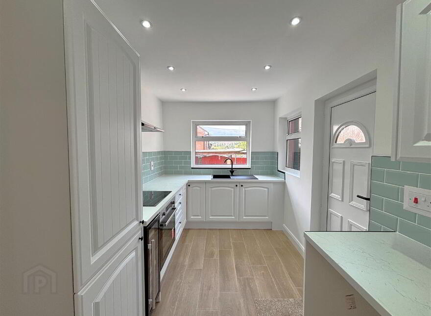 706 Crumlin Road, Belfast, BT14 8AD