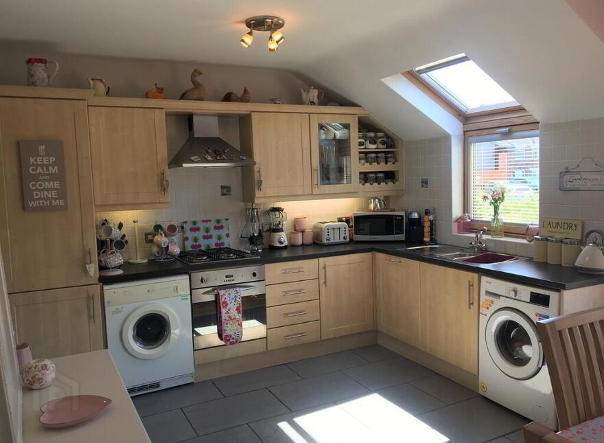 1 Cumberland Gate, Dundonald, Belfast, BT16 2GE