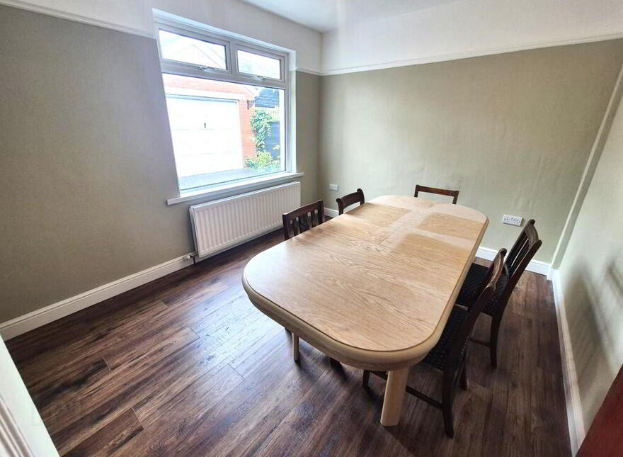 17 Loopland Drive, Belfast, BT6 9DW