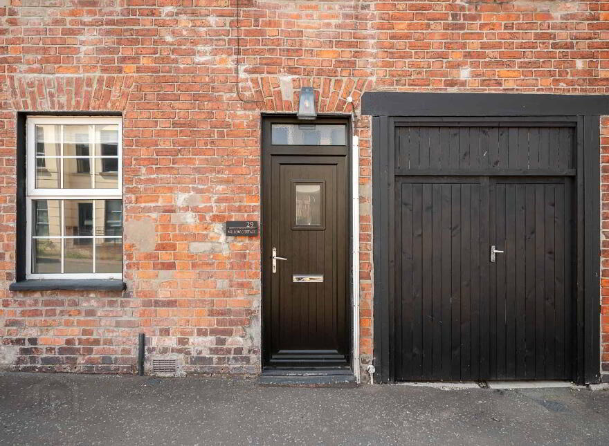 29 Downshire Road, Holywood, BT18 9LX