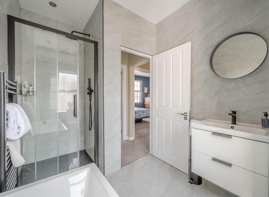 29 Downshire Road, Holywood, BT18 9LX