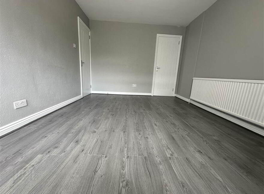 4 Burnaby Place, Belfast, BT12 5QS