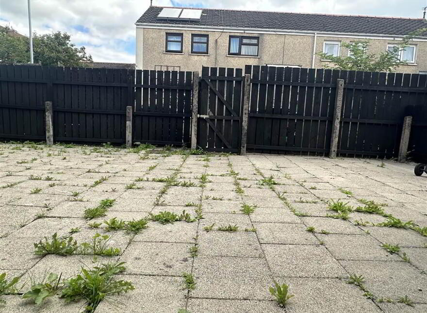 4 Burnaby Place, Belfast, BT12 5QS