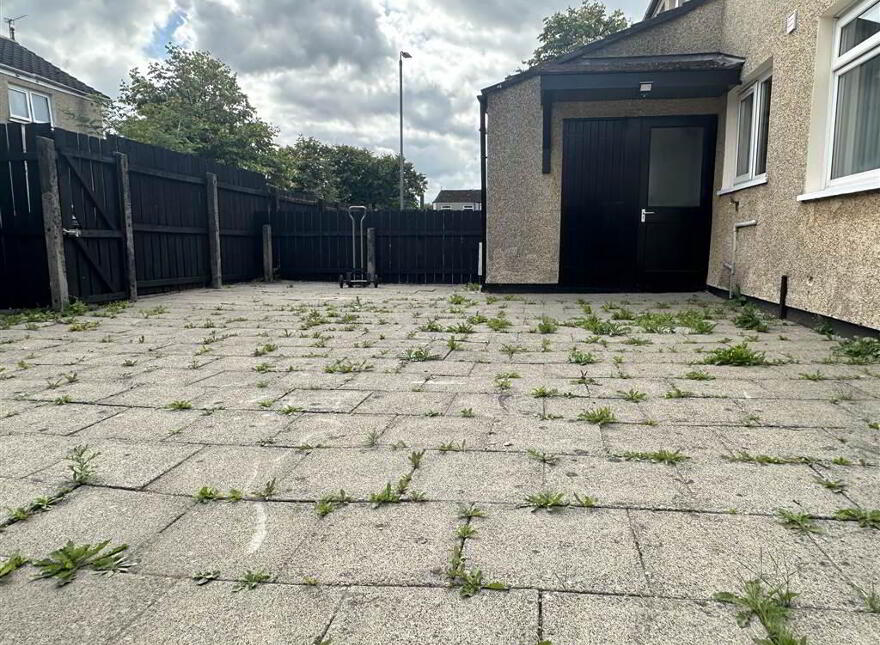 4 Burnaby Place, Belfast, BT12 5QS