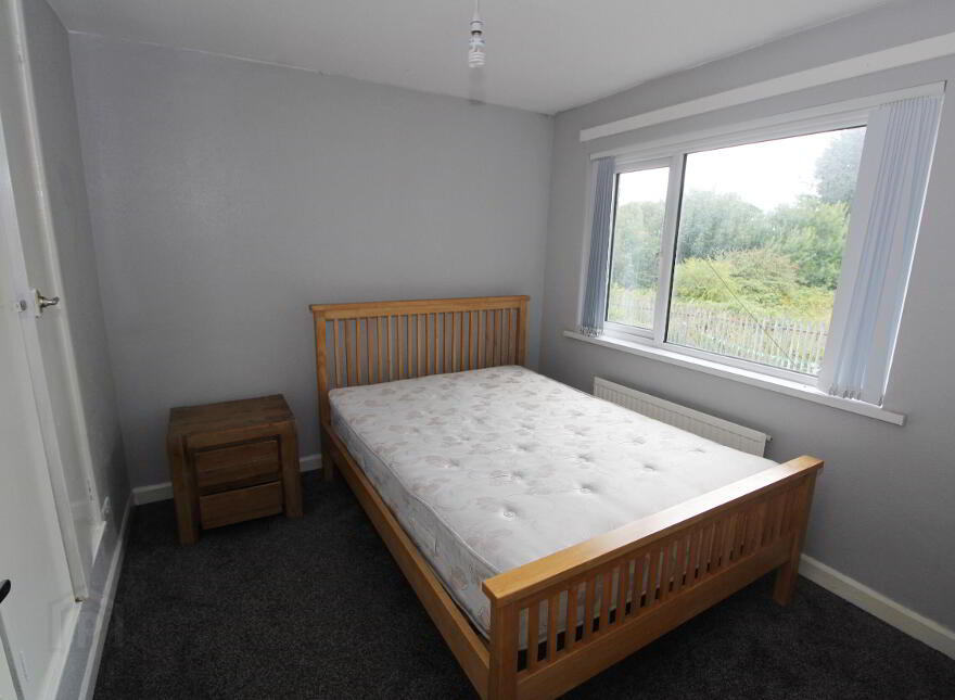 4 Taylor Square, Lisburn, BT28 1HA