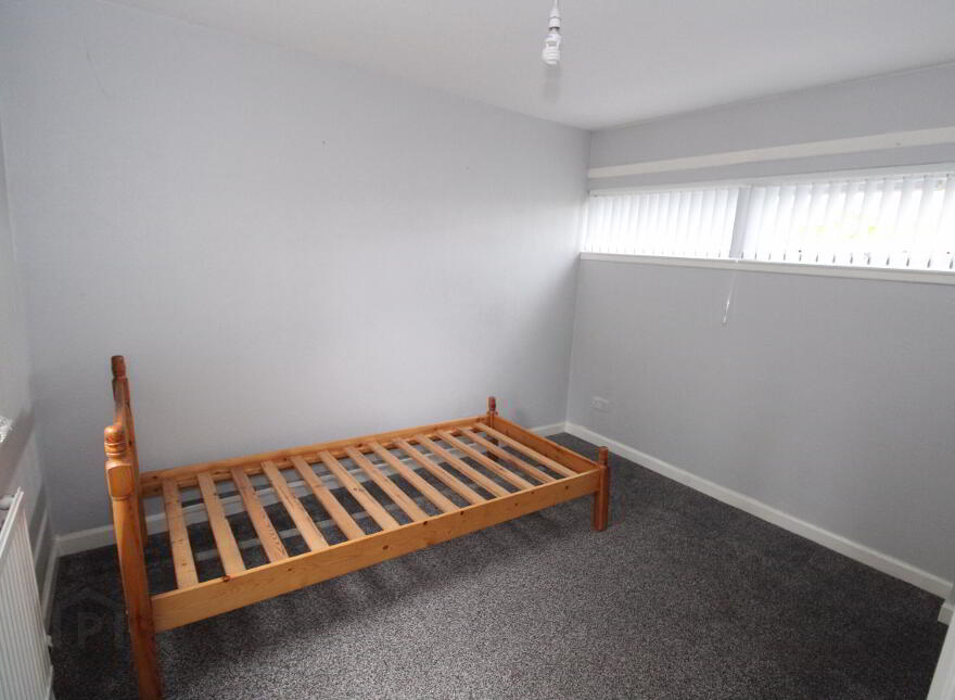 4 Taylor Square, Lisburn, BT28 1HA