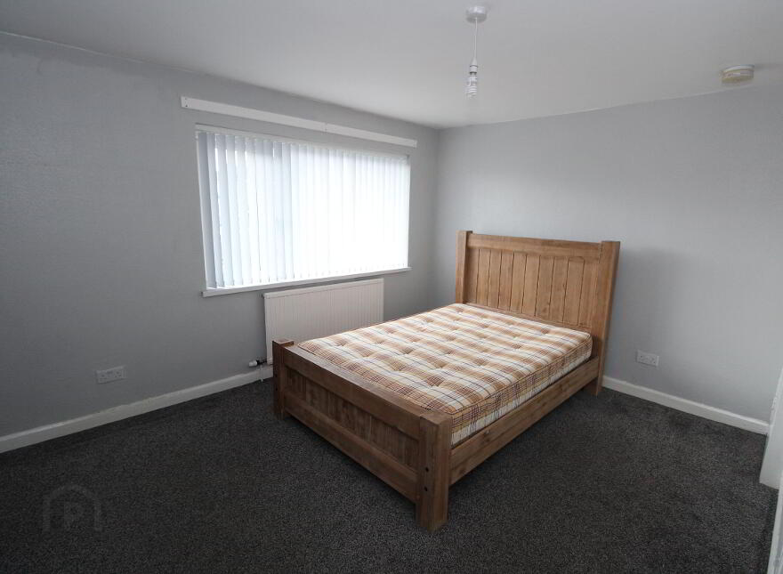 4 Taylor Square, Lisburn, BT28 1HA