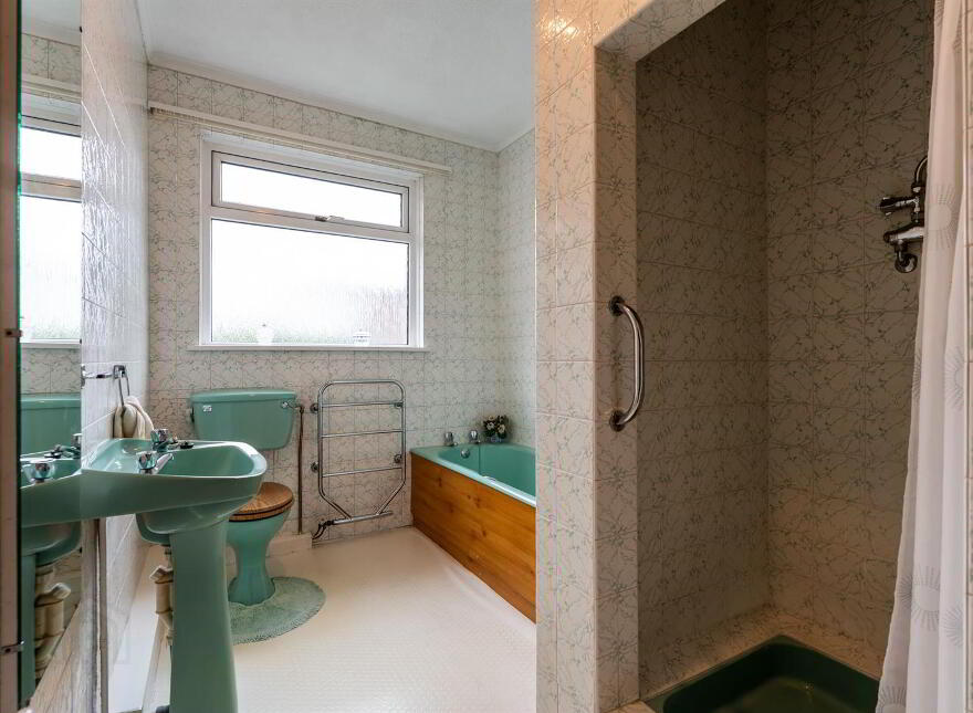 151 Groomsport Road, Bangor, BT20 5NZ