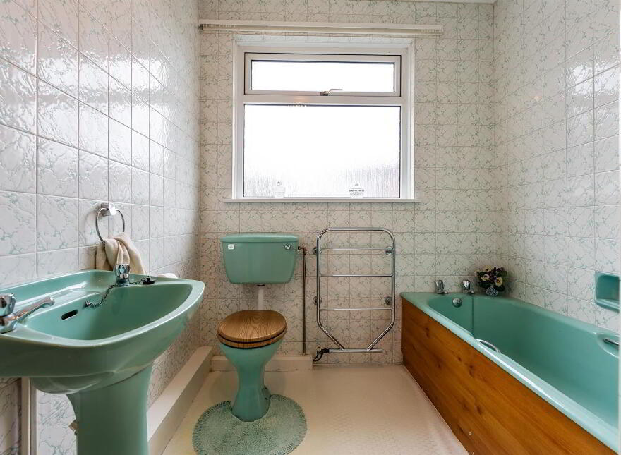 151 Groomsport Road, Bangor, BT20 5NZ