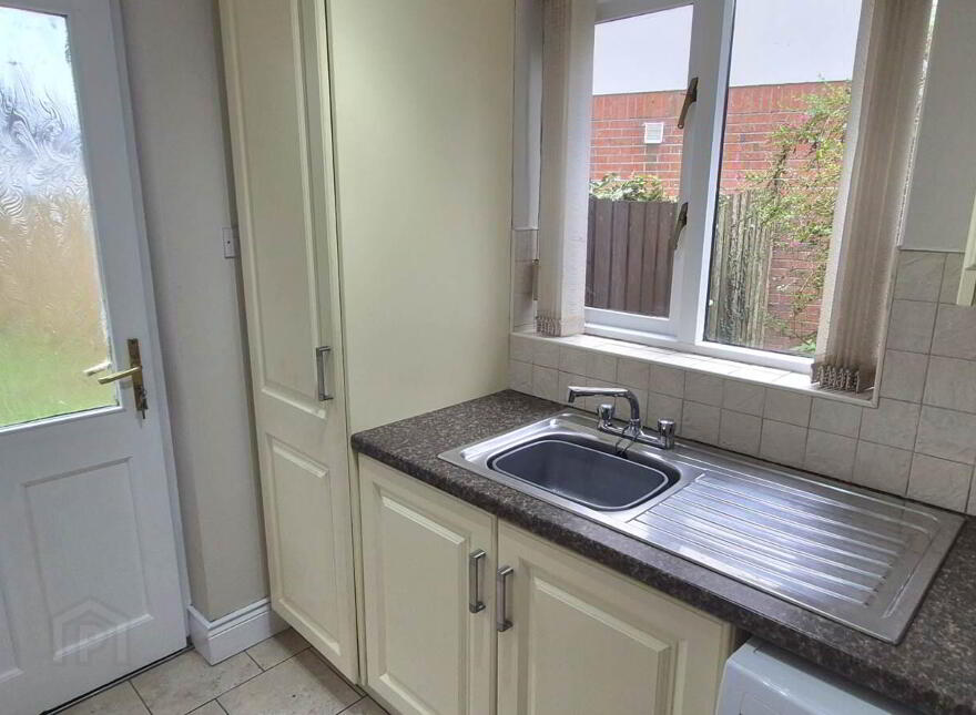 63 Ardanlee, Culmore, Derry, BT48 8RR