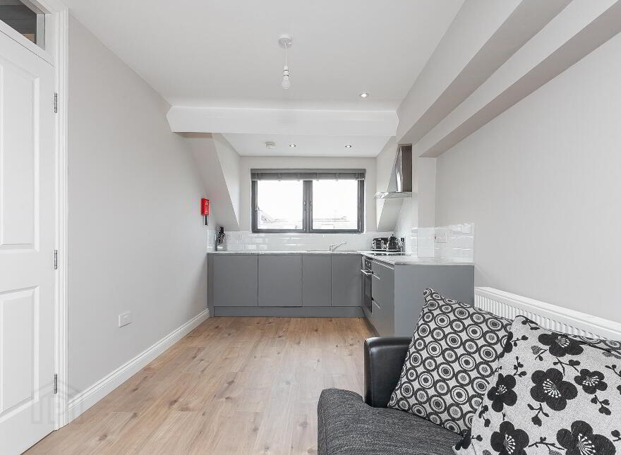 Flat C, 2 Surrey Street, Belfast, BT9 7FS