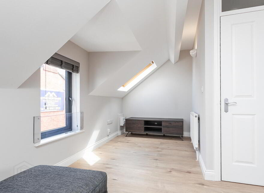 Flat C, 2 Surrey Street, Belfast, BT9 7FS