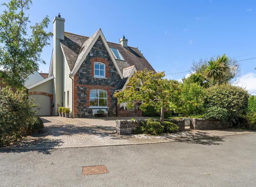 10 Stockbridge Road, Donaghadee, BT21 0PN
