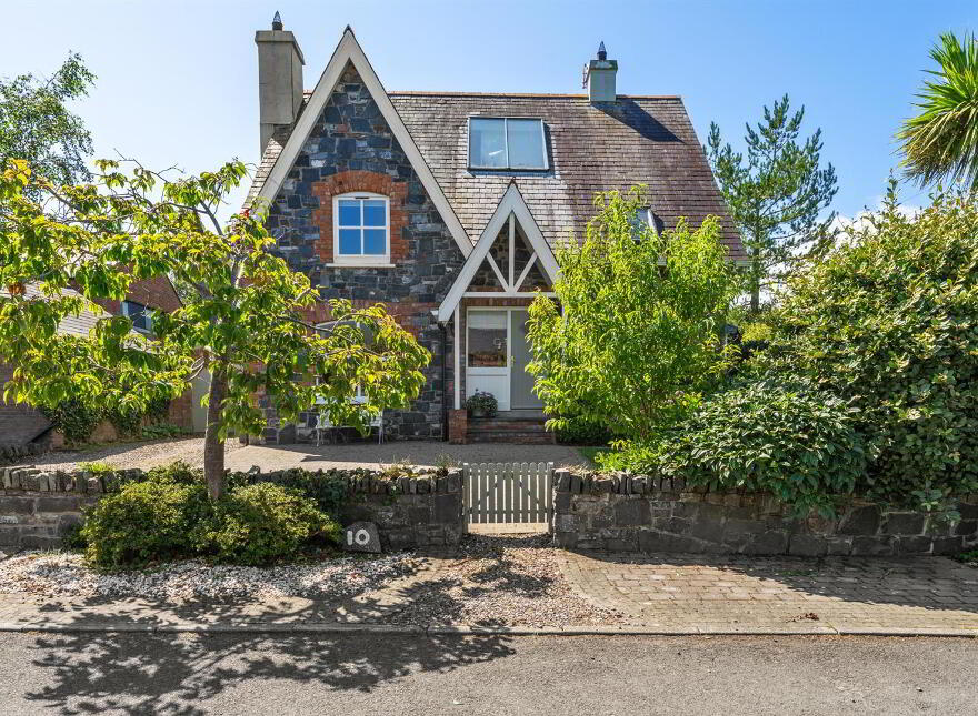 10 Stockbridge Road, Donaghadee, BT21 0PN