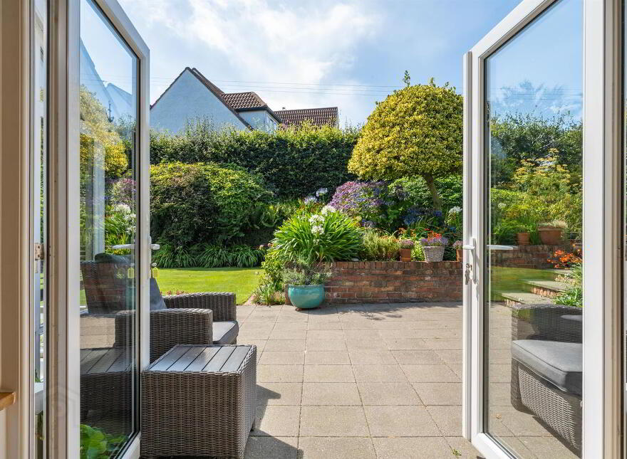 10 Stockbridge Road, Donaghadee, BT21 0PN