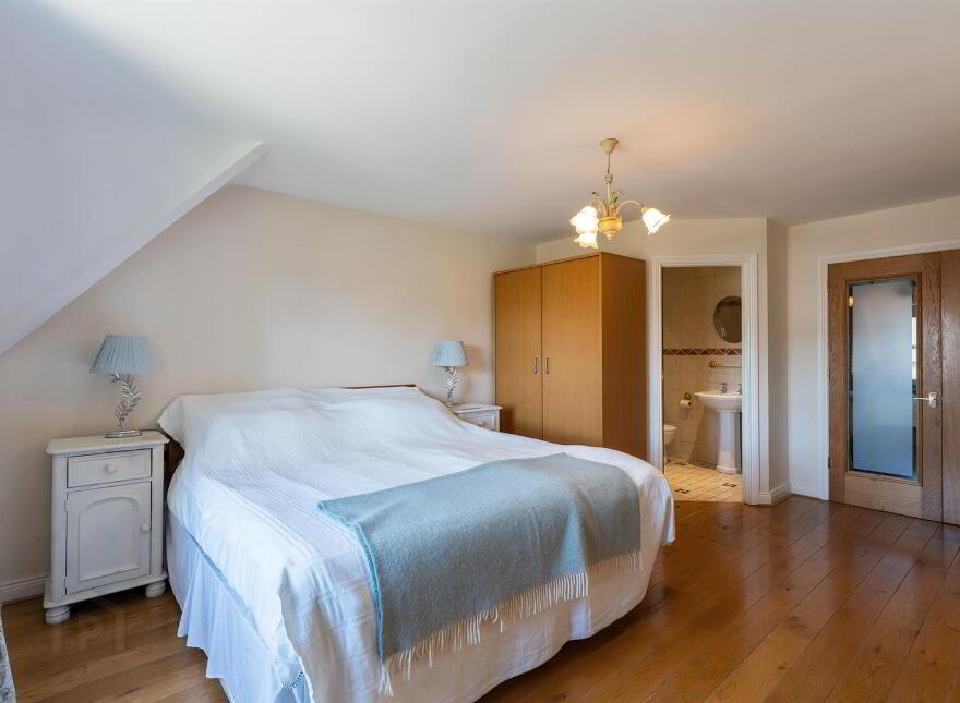 10 Stockbridge Road, Donaghadee, BT21 0PN