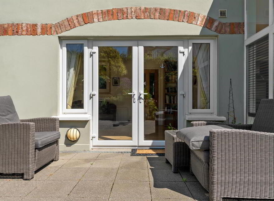 10 Stockbridge Road, Donaghadee, BT21 0PN
