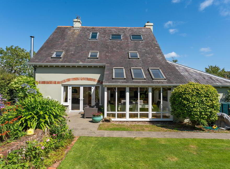 10 Stockbridge Road, Donaghadee, BT21 0PN