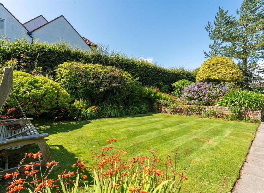 10 Stockbridge Road, Donaghadee, BT21 0PN