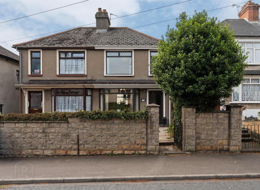 11 Comber Road, Dundonald, Belfast, BT16 2AA photo