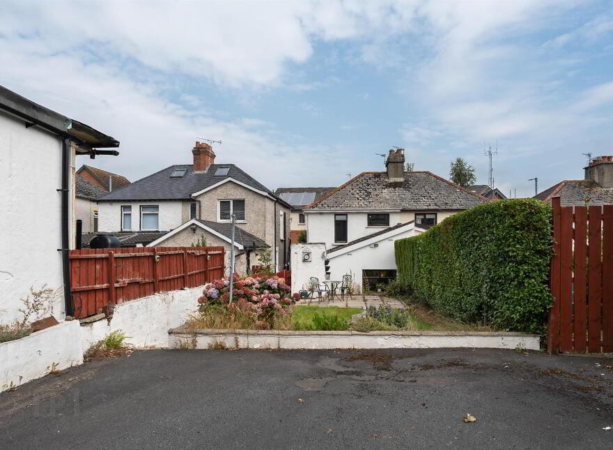 11 Comber Road, Dundonald, Belfast, BT16 2AA