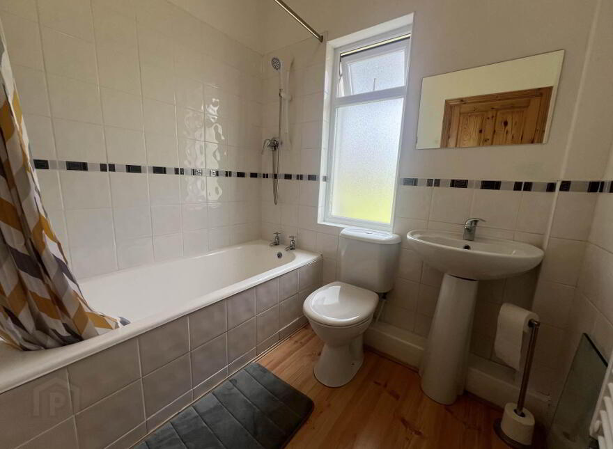 Claremount, Claremorris, F12ER22