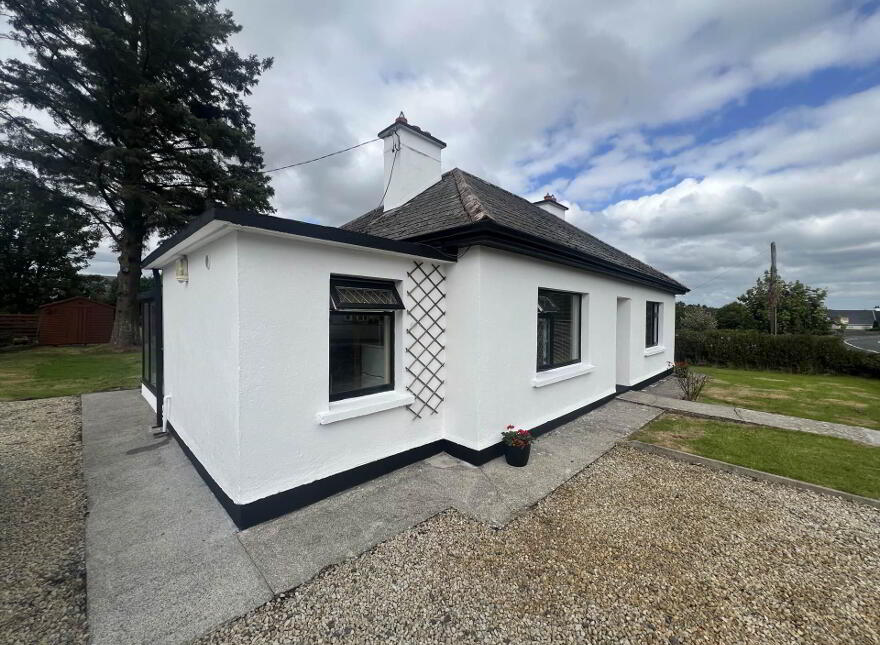 Claremount, Claremorris, F12ER22