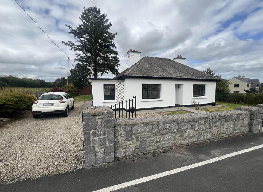 Claremount, Claremorris, F12ER22