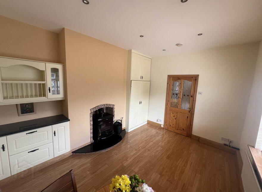 Claremount, Claremorris, F12ER22