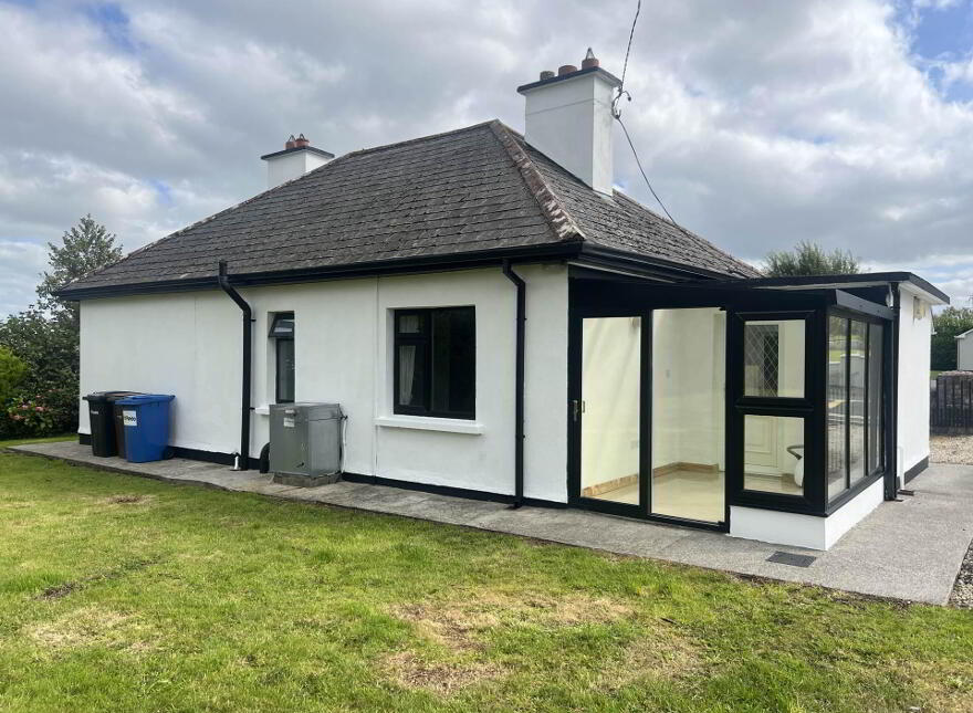 Claremount, Claremorris, F12ER22
