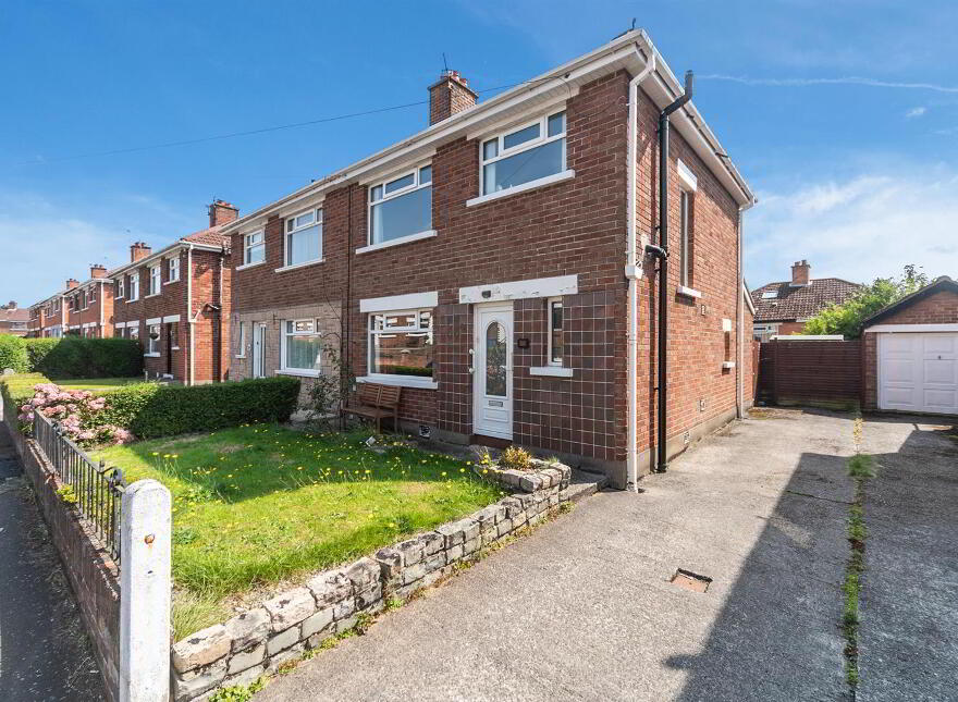 17 Orangefield Gardens, Belfast, BT5 6DP photo