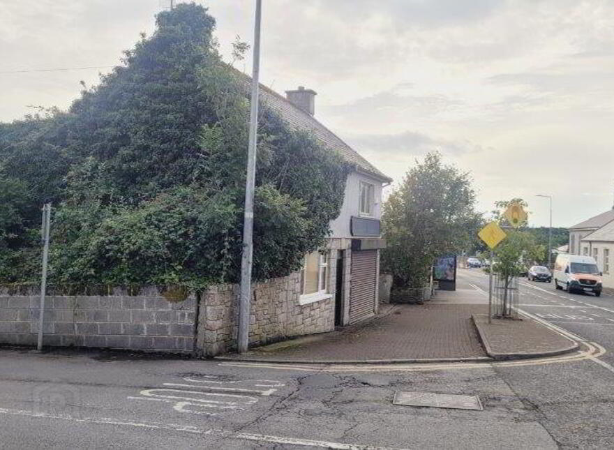Main Street, Grange, F91T650